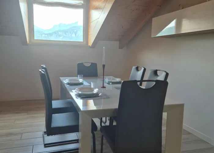 Apartman Lavinia - *