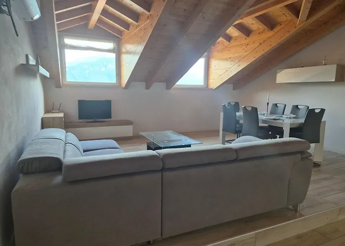 Lavinia - * Μενάτζιο